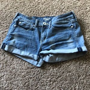 Blue jean low rise denim shorts.